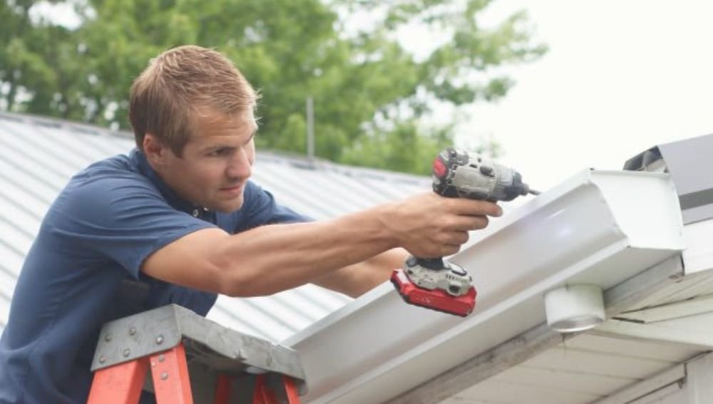 Install and Replace Gutters